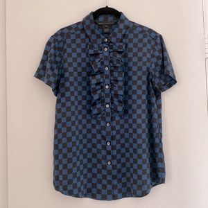 XS Marc By Marc Jacobs 100% silk short sleeve button down with ruffle front
